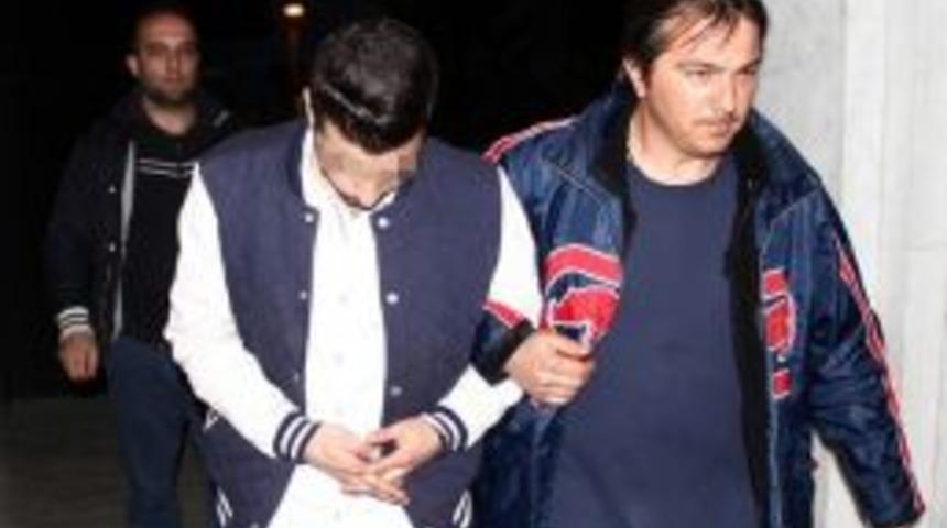 Arkadaşlarını Zehirlerken Yakalandı