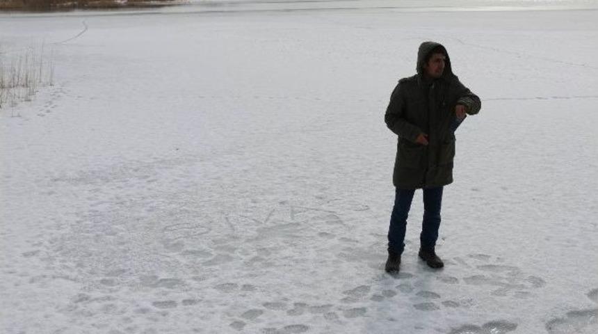 Sivas&rsquo;ın Kuş Cenneti T&ouml;d&uuml;rge G&ouml;l&uuml; Dondu