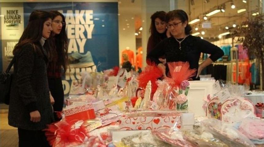 Gaziemir&rsquo;de Sevgililere En &Ouml;zel Armağan