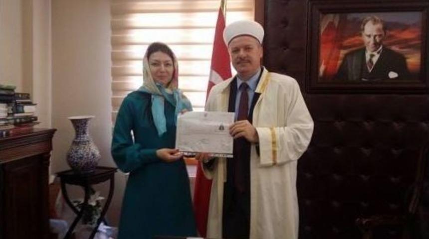 Ukraynalı Natallia M&uuml;sl&uuml;man Oldu