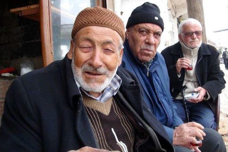 Şehit Oğlunun Acısını Unutmak İçin Kalay Yapıyor G1