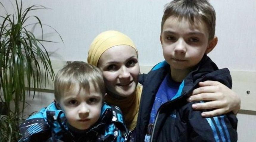 Rus Anne, Suriyeli Kocasının Kaçırdığı Çocuklarına Mersin’de Kavuştu