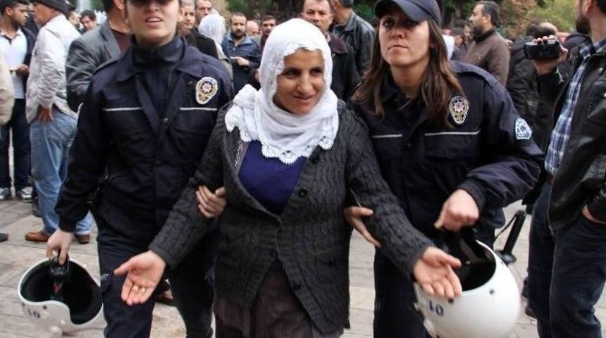 Üzerinde Kimliği Olmayan Eylemcilere Gözaltı