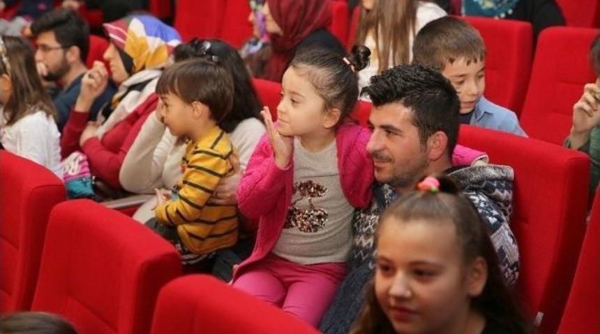 &Ccedil;ocuklara Masal Tadında Bir Oyun