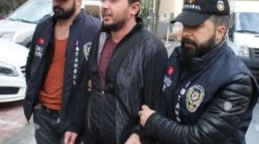 Sevgilisiyle Gezerken Parası Bitince Banka Soydu