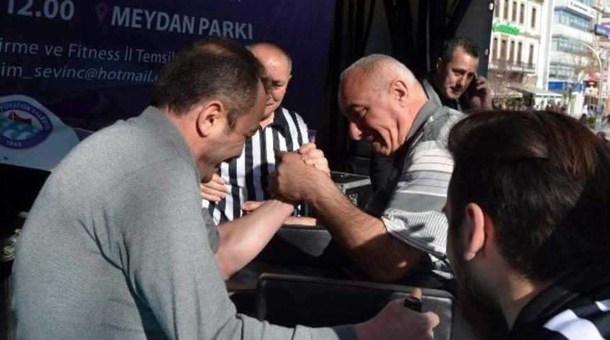 Trabzon’da Bilek Güreşi Turnuvası’na Yoğun İlgi