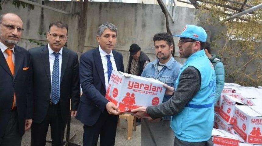 T&uuml;rkiye Diyanet Vakfının İnsani Yardım Tırı Kırıkhan&rsquo;da