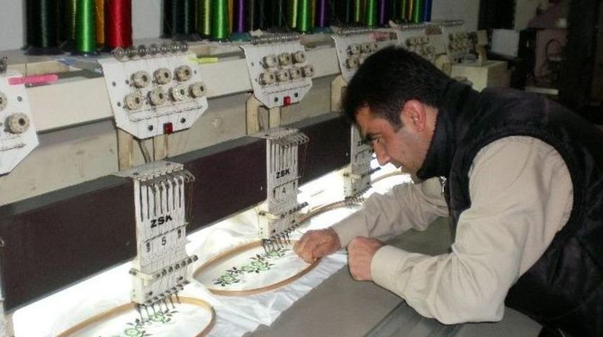 Teknoloji El Emeğinin &Ouml;n&uuml;ne Ge&ccedil;ti