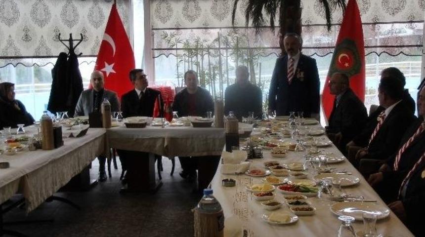 Gazi Ve Şehit Aileleri Derneğinden Birlik Beraberlik Kahvaltısı&rdquo;