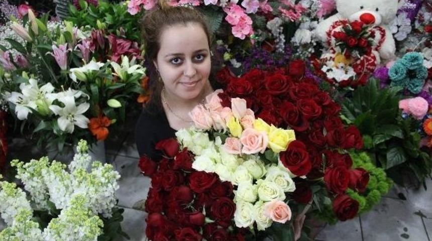 &Ccedil;i&ccedil;ek&ccedil;iler Sevgililer G&uuml;n&uuml;&rsquo;ne Hazır