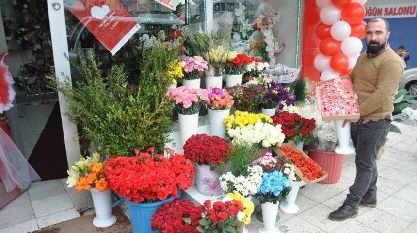 Muş&rsquo;ta 14 Şubat Sevgililer G&uuml;n&uuml; Hazırlığı