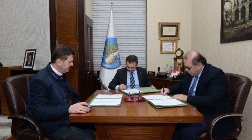 &Ccedil;orum&rsquo;da İhale Edilen Katı Atık Projesinde İmzalar Atıldı