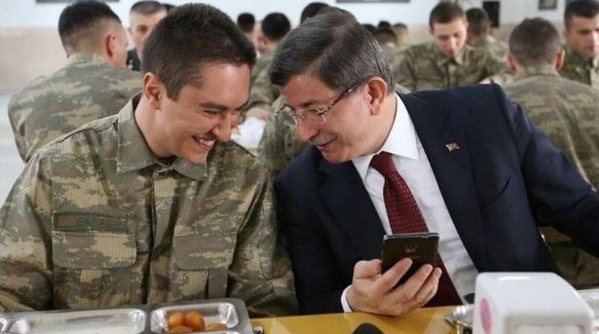 Başbakan Davutoğlu, Erzincan&rsquo;da Ahıska T&uuml;rklerini Ziyaret Etti