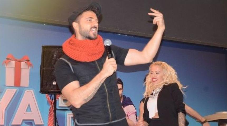 G&ouml;khan &Ouml;zen, Kocaeli&rsquo;de Sevenleriyle Buluştu