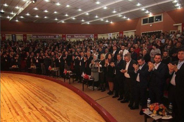 Cumhurbaşkanı Erdoğan İzmir’de Anlatıldı