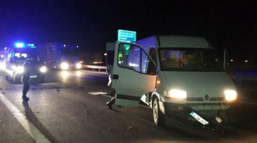 (&ouml;zel Haber) Sığınmacıları Taşıyan Ara&ccedil; Kaza Yaptı: 5 Yaralı