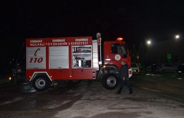 Kocaeli’de Dere Taştı, Alt Geçidi Su Bastı