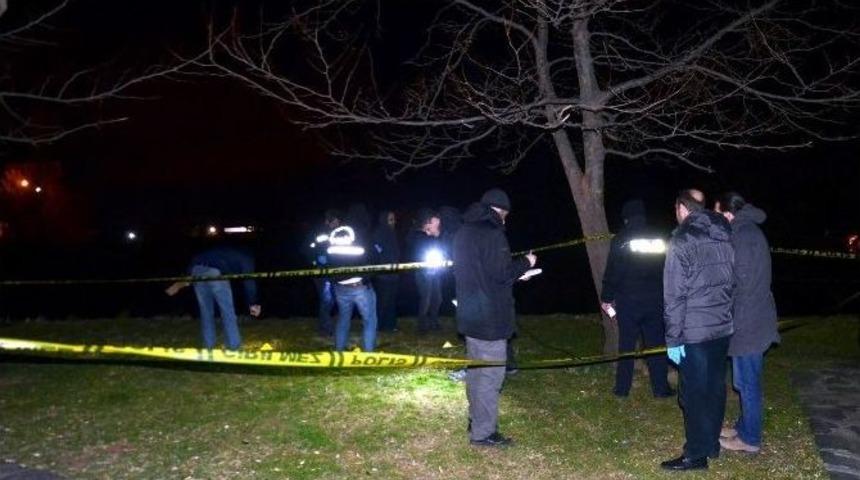 Kendini Başından Vuran Adam Ağır Yaralandı