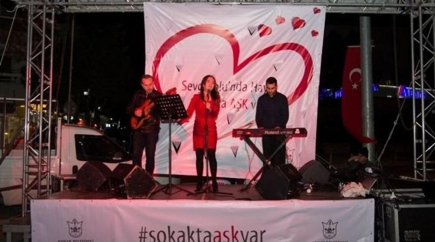 Konak&rsquo;ta Sevgililere &Ouml;zel Etkinlik