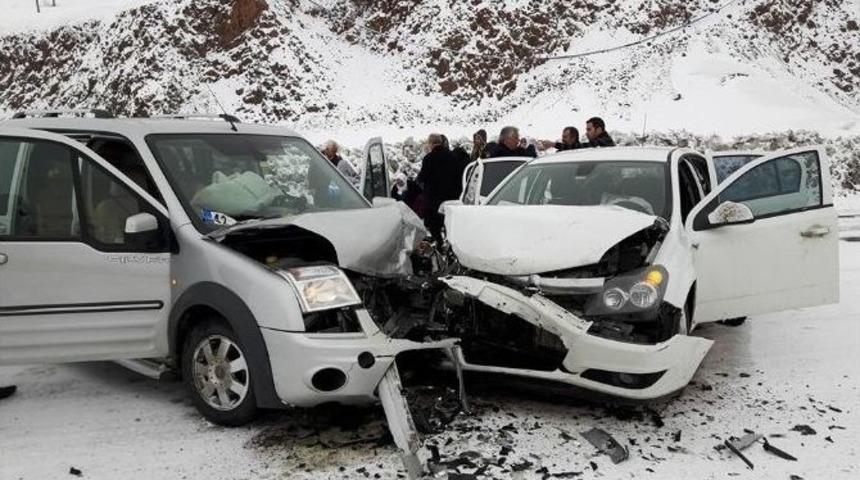 Bing&ouml;l&rsquo;de Kaza: 3 Yaralı