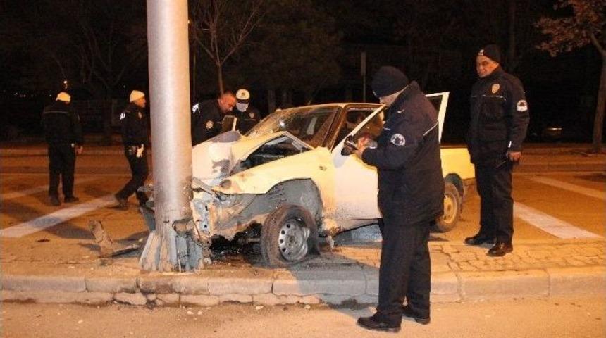 Yaptığı Kazayı Sosyal Medyada Paylaştı