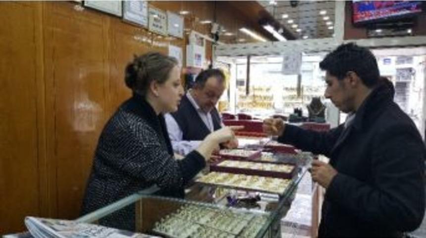 Y&uuml;kselen Altın Fiyatları Sevgililere G&uuml;m&uuml;şe Y&ouml;neltti