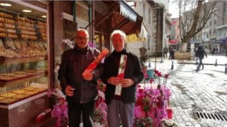 40 Yıldır Aşkları Hi&ccedil; Bitmedi