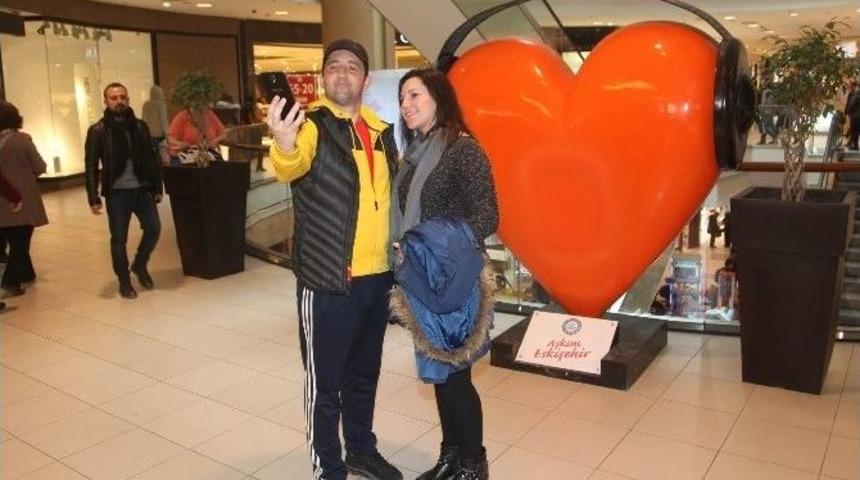 B&uuml;y&uuml;kşehir&rsquo;den Sevgililere &Ouml;zel Heykeller