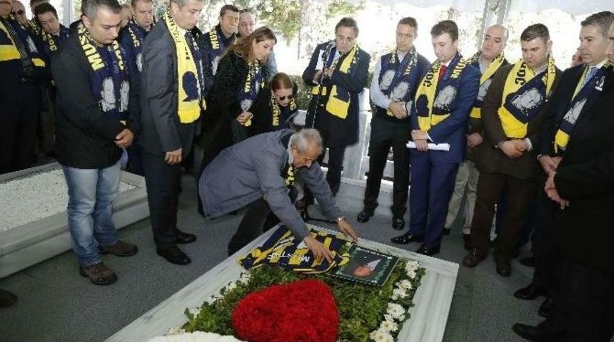 1907 Fenerbah&ccedil;eliler Derneği, Mustafa Ko&ccedil;&rsquo;u Kabri Başında Ziyaret Etti