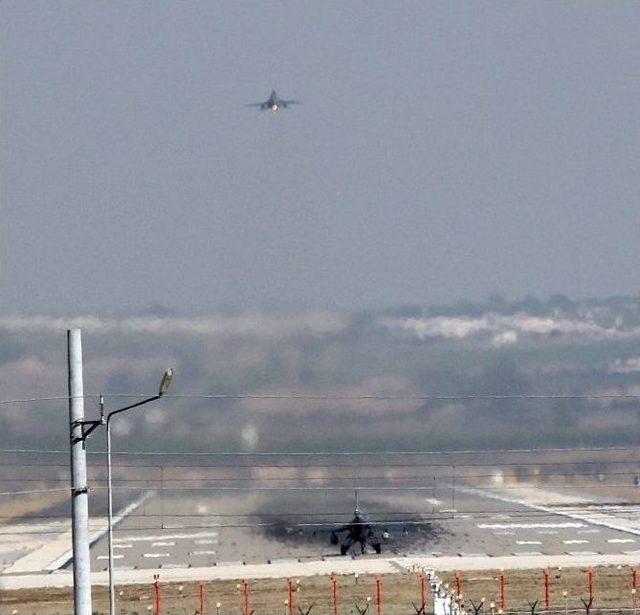 İncirlik Üssü’nde Hareketli Saatler