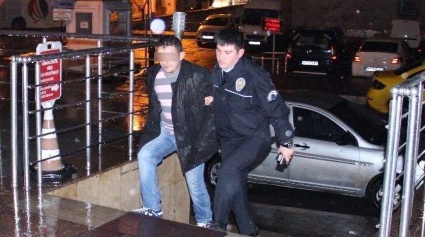 Taksiciye Bı&ccedil;aklı Saldırı Girişimi