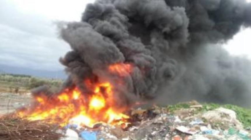 Edremit &Ccedil;&ouml;pl&uuml;ğ&uuml;nde Yangın