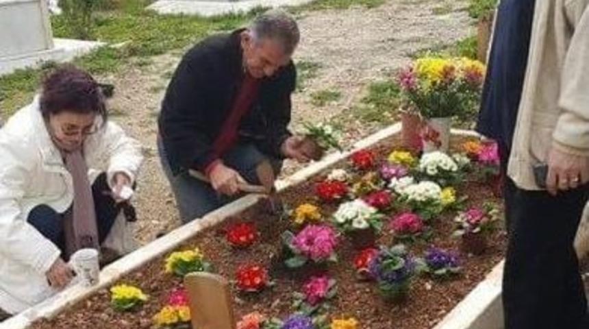 Fatma Girik Sevgililer G&uuml;n&uuml;nde H&uuml;zne Boğuldu