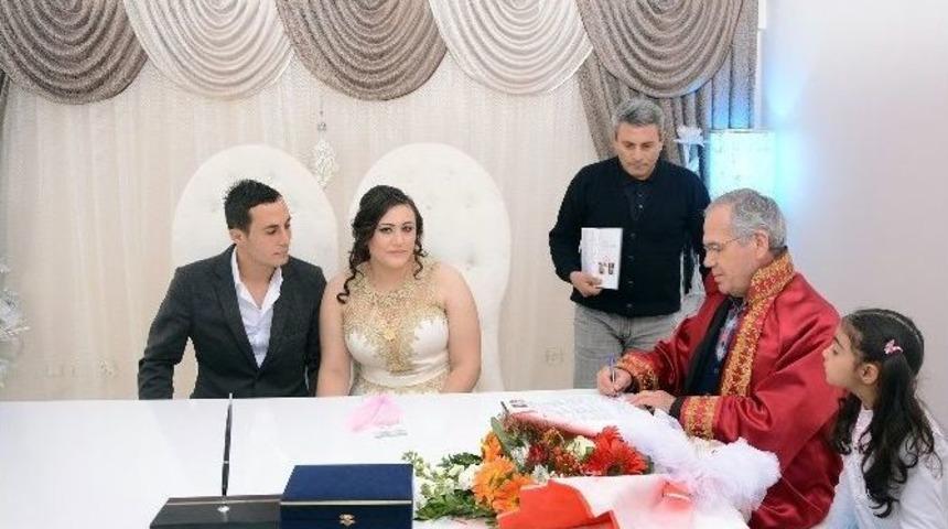 Sevgililer G&uuml;n&uuml;&rsquo;nde Nikah Yoğunluğu