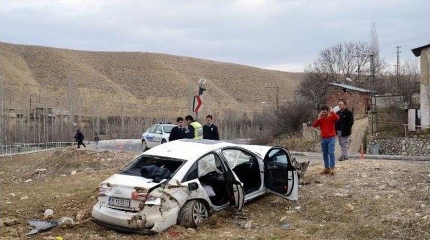 Darende&rsquo;de &Ouml;l&uuml;m Virajında Kaza