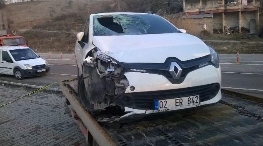 Ecel Kaldırımda Yakaladı