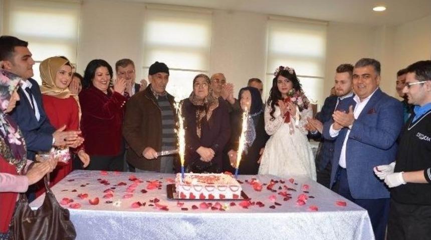 40 Yılı Aşkın Evli &Ccedil;iftler Nikah Şahitliği Yaptı