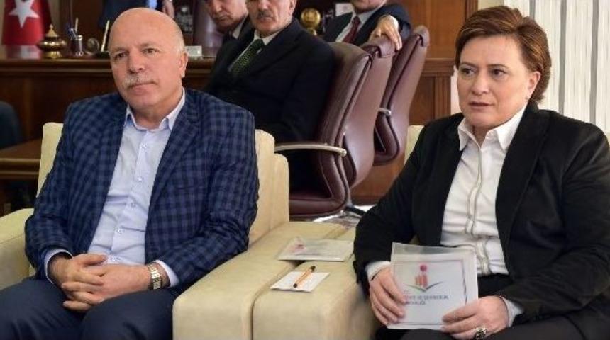 Bakan Sarı, Başkan Sekmen’i Ziyaret Etti