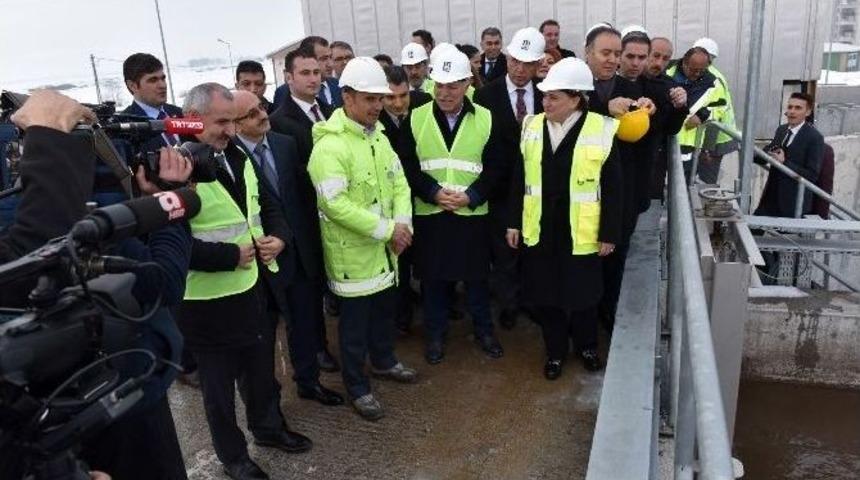 Bakan Sarı’dan Büyükşehir’in Yatırımlarına Övgü