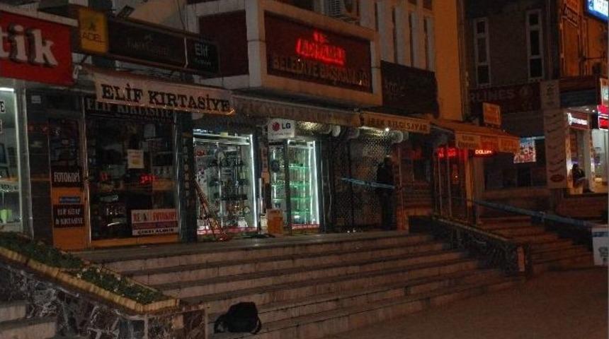 Belediye Binası Önünde Şüpheli Çanta Paniği