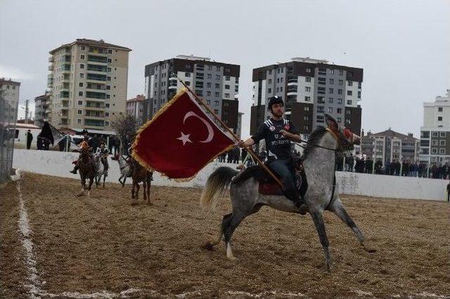 Uşak Belediyesi Atlı Spor Cirit Turnuvası Başladı