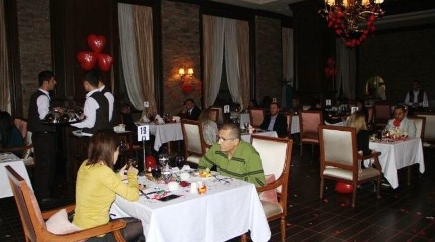 Elite World Van Otel&rsquo;de Sevgililer G&uuml;n&uuml; Kutlaması