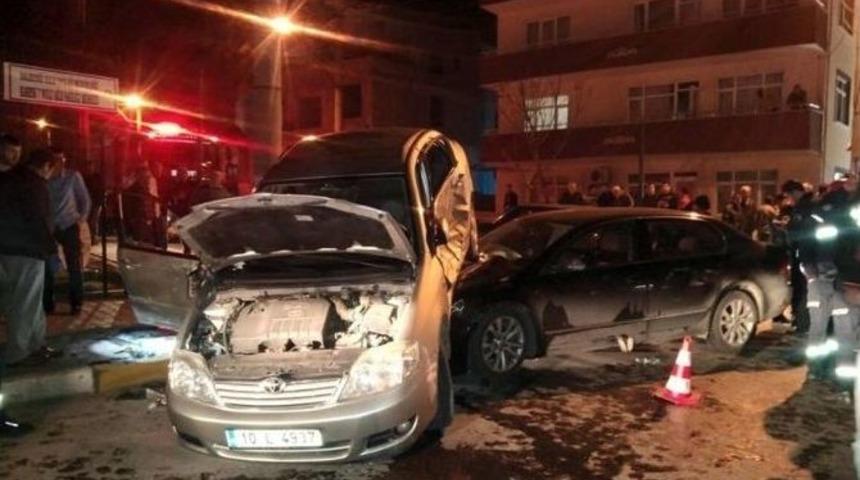 Işıksız Kavşakta &Ouml;l&uuml;ml&uuml; Kaza