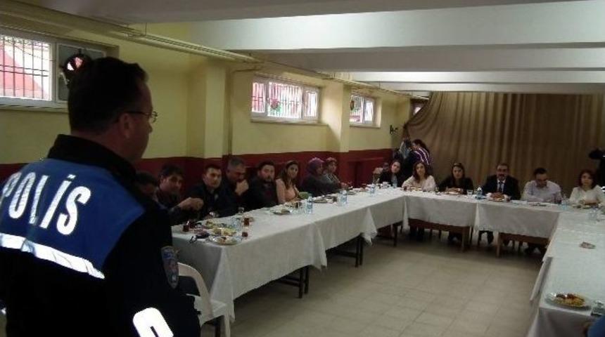 Aydın Polisi Okul Aile Birliklerini Bilgilendirdi