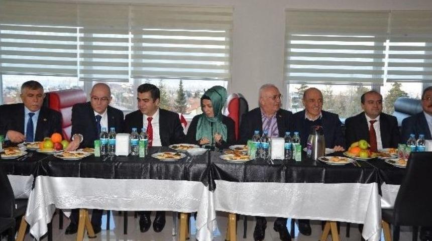 Ekonomi Bakanı Sayın Elitaş&rsquo;tan Şehit Polis Memurunun Baba Evine Taziye Ziyareti