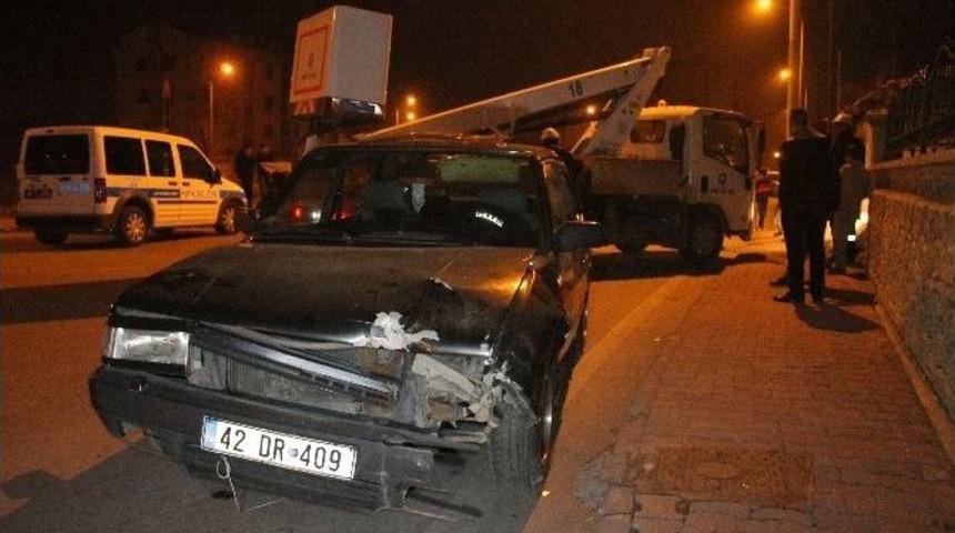 Trafik Kazası Mahalleyi Elektriksiz Bıraktı
