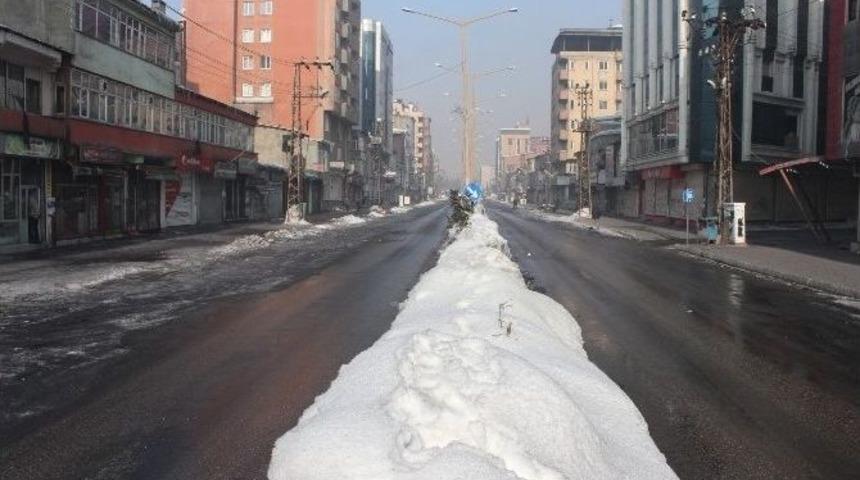 Y&uuml;ksekova&rsquo;da Kepenkler A&ccedil;ılmadı