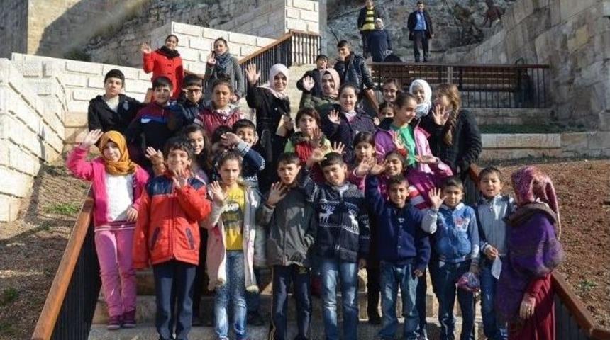 Yetim &Ccedil;ocukların M&uuml;ze Keyfi