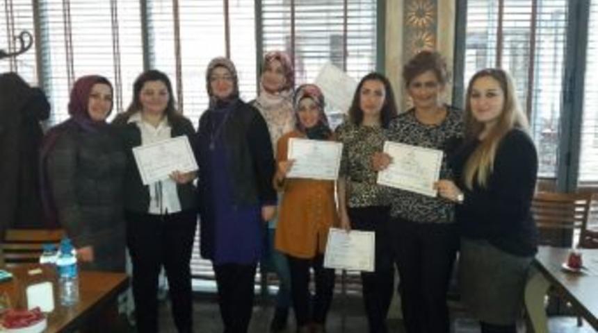 Pursaklar&rsquo;da 12 Kadın Daha Muhasebe Sertifikası Aldı