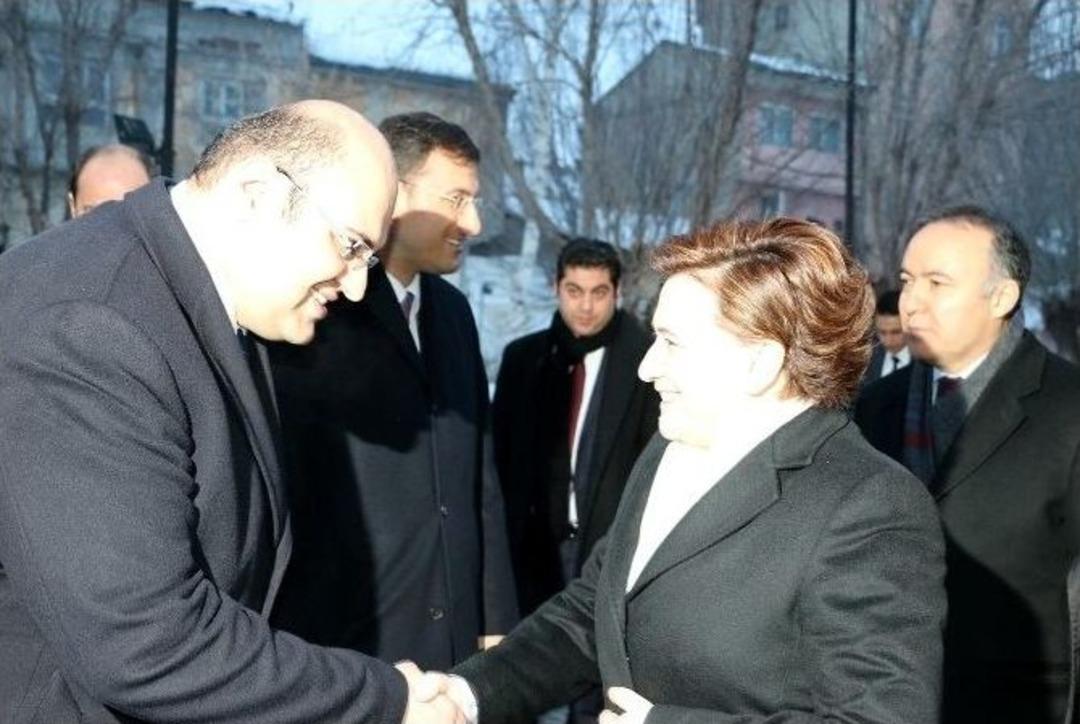 Bakan Fatma G&uuml;ldemet Sarı, Ilıca Termal Tesisleri&rsquo;ni Gezdi